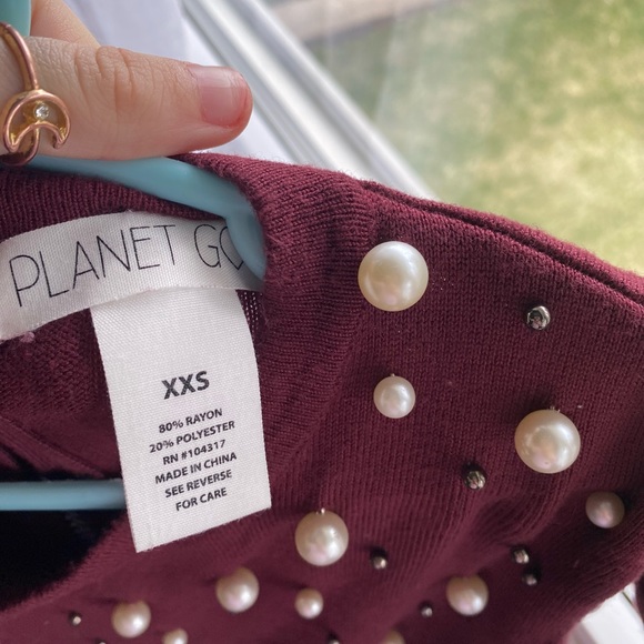 Red dress with pearls - Picture 3 of 3